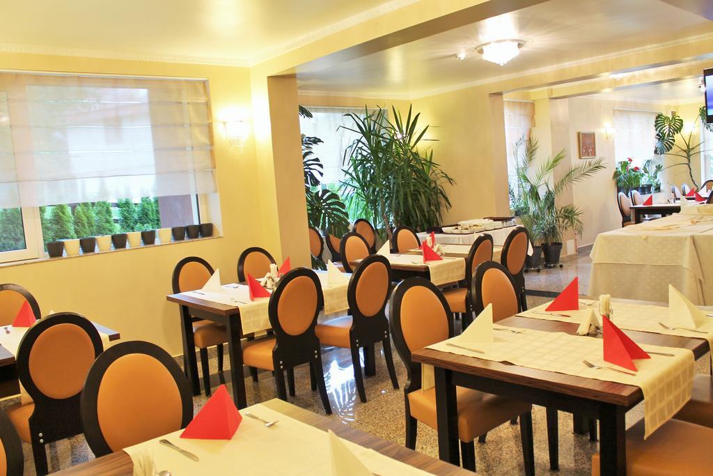 Hotel Crisalpin โปยานาบราซอฟ ภายนอก รูปภาพ